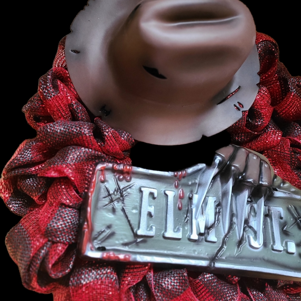 FREDDY KRUGER NIGHTMARE ON ELM ST HALLOWEEN WREATH - Picture 3 of 3